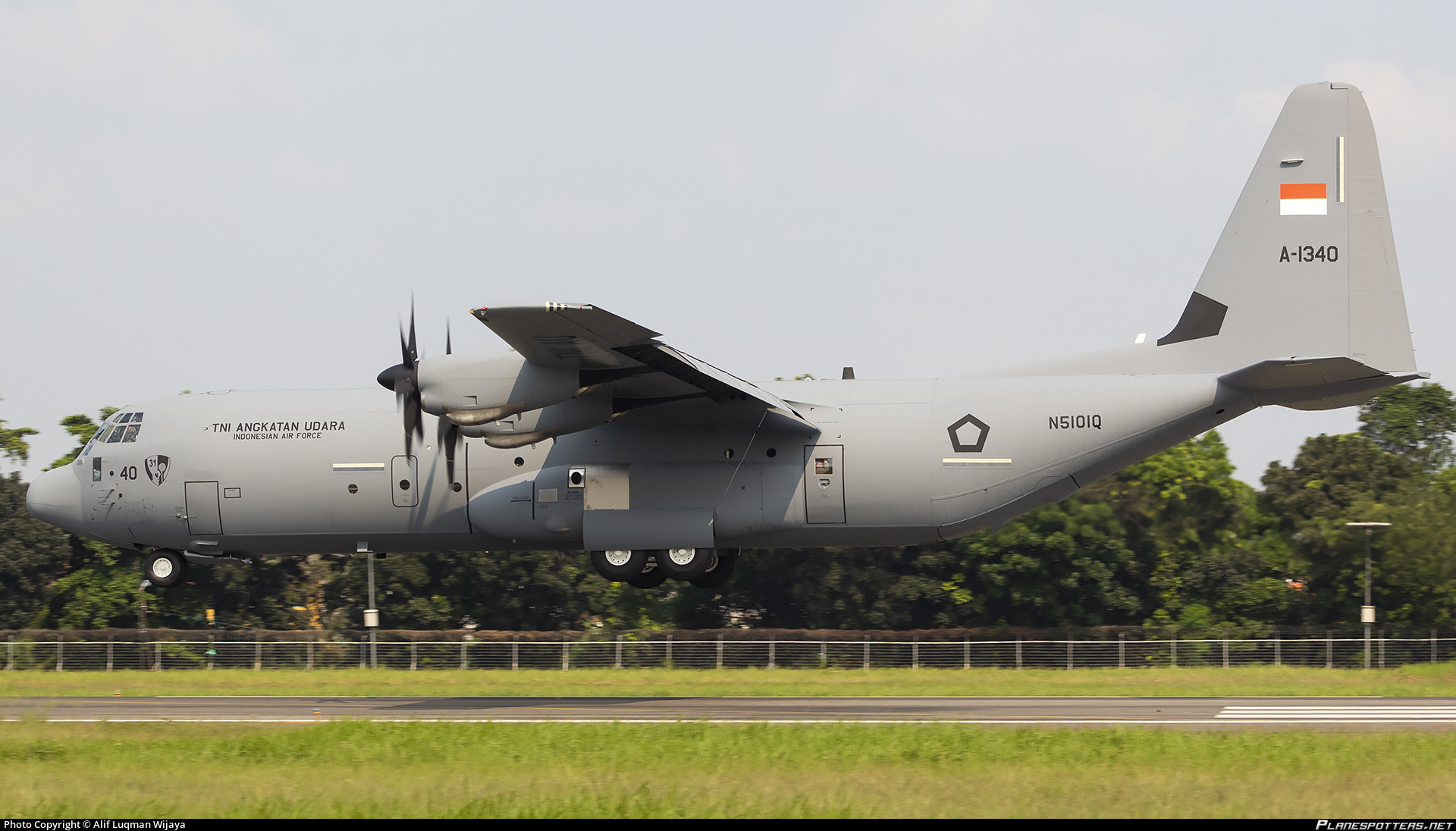 a-1340-tni-angkatan-udara-indonesian-air-force-lockheed-martin-c-130j-30-super-hercules_PlanespottersNet_1443572_7163f9def1_o.jpg